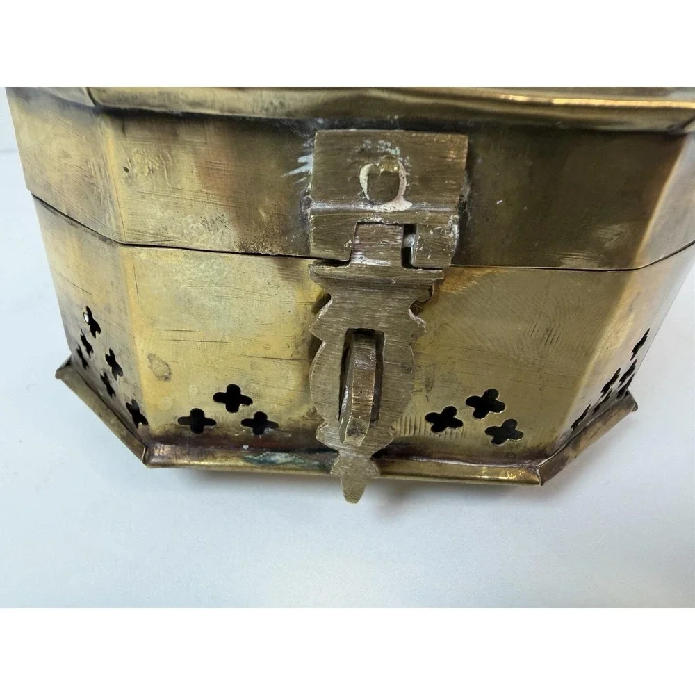 N/A brass cricket